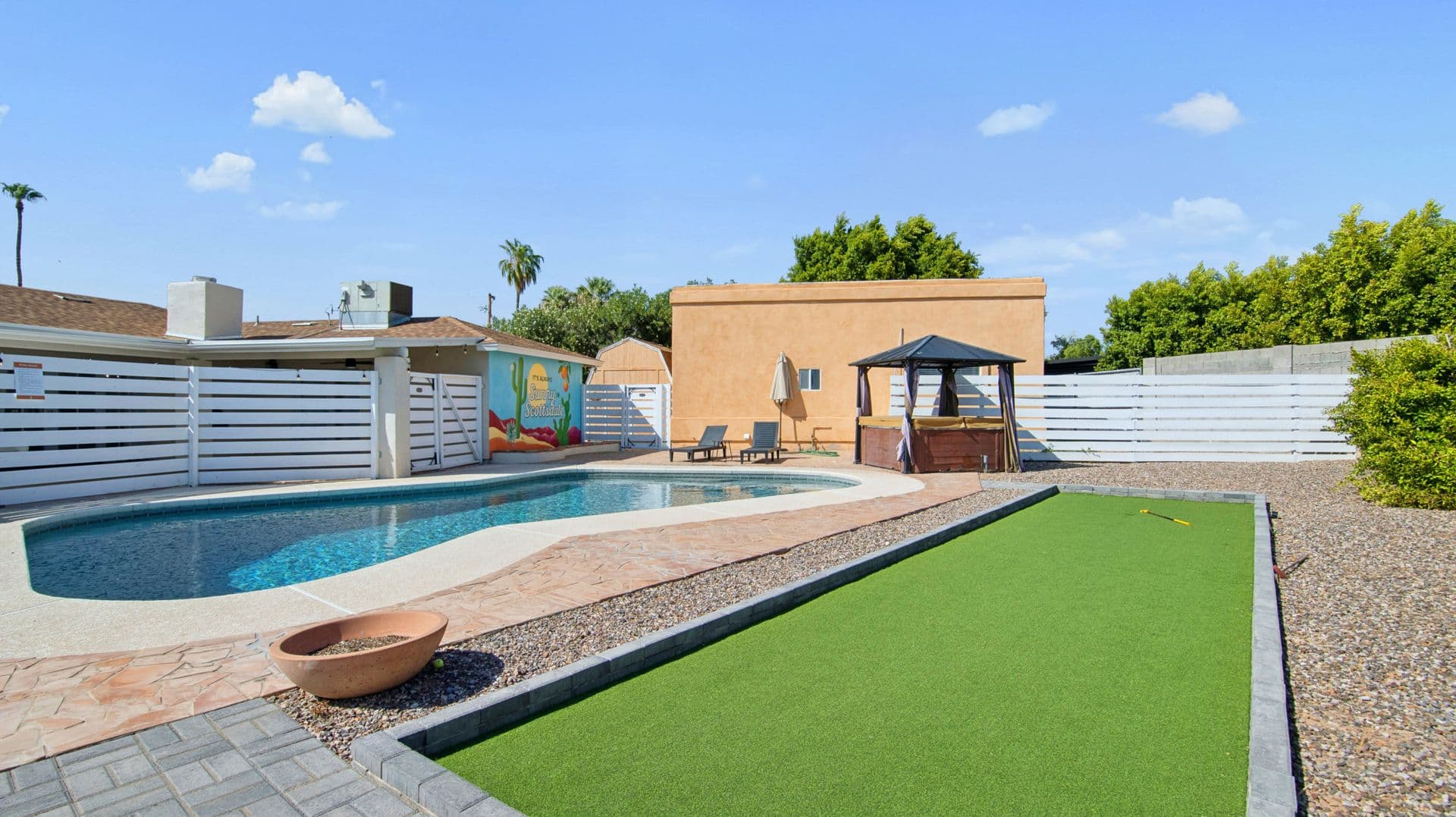 Phoenix Apartment: 2929 N. 55th Pl.