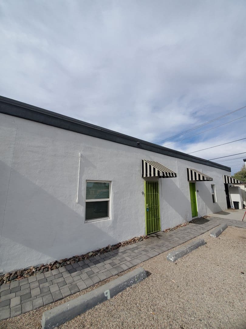 Phoenix Apartment: 1846 E. Washington St.