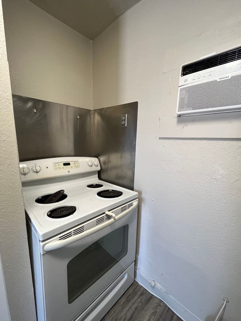 Phoenix Apartment: 1846 E. Washington St.