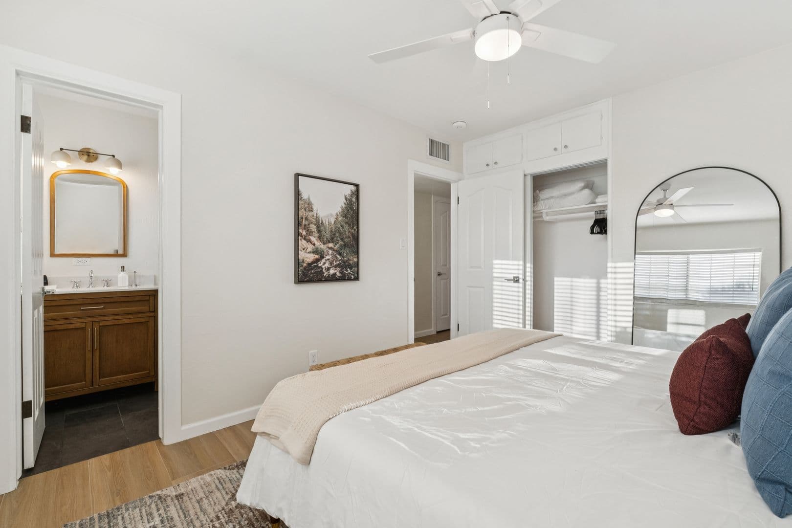 Phoenix Apartment: 2929 N. 55th Pl.