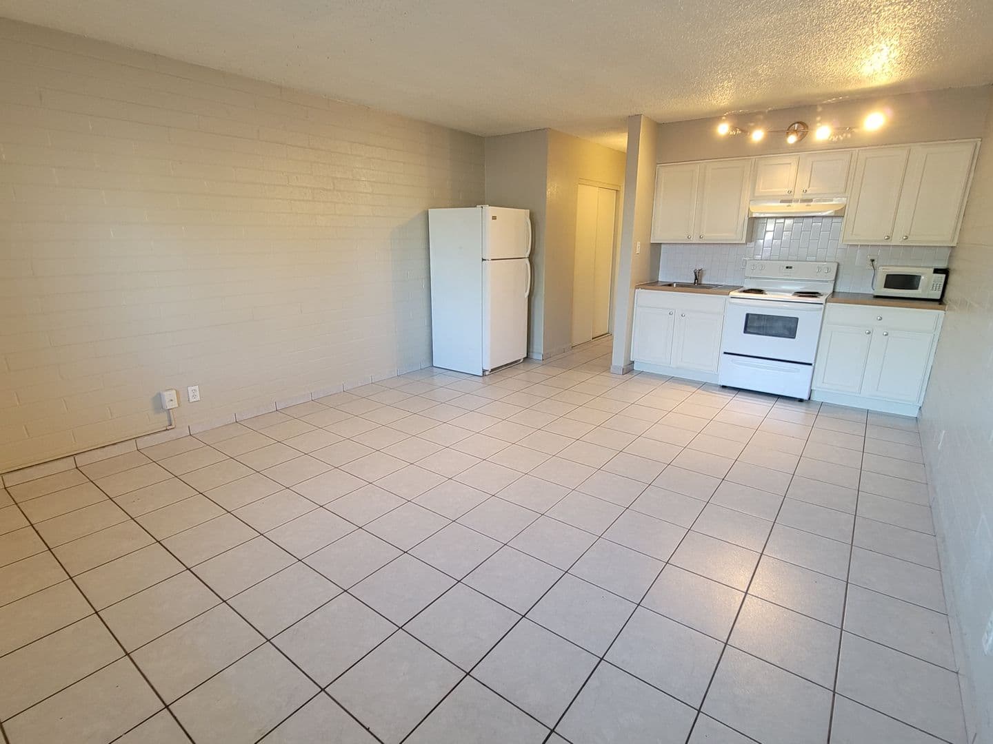 Phoenix Apartment: 608 N. 9th St.