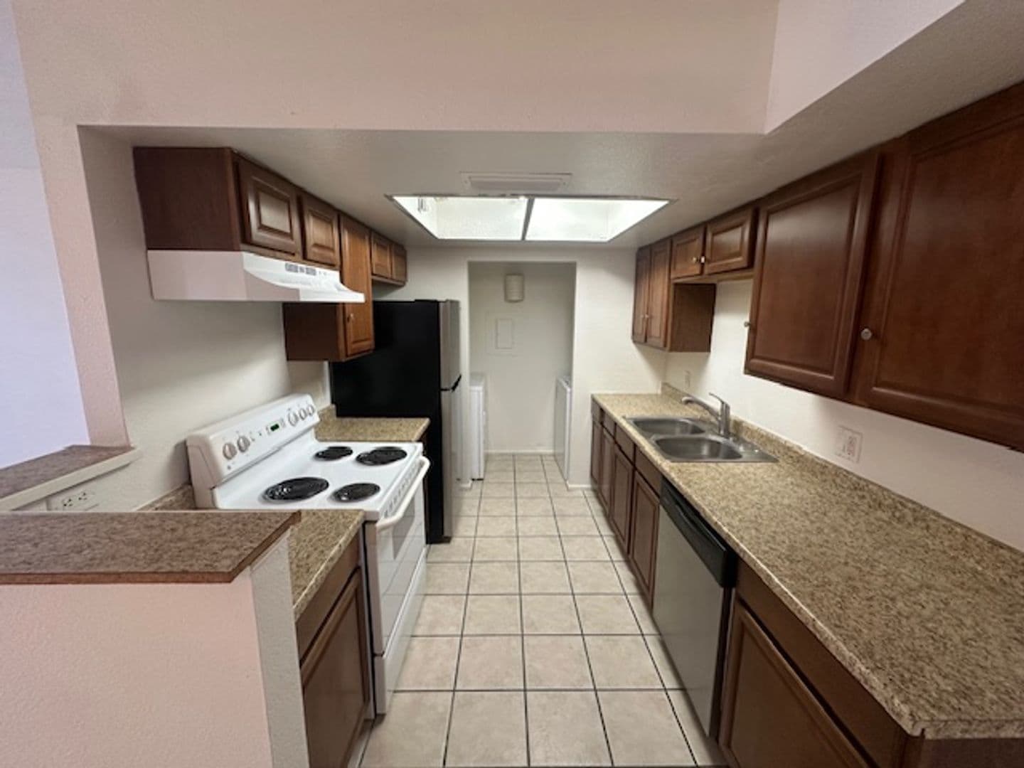 Glendale House: 4608 W Maryland Ave #113