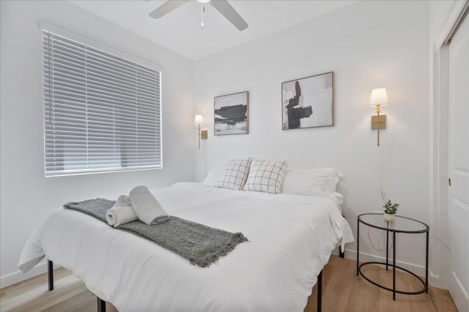 Phoenix Apartment: 1818 W Earll Dr