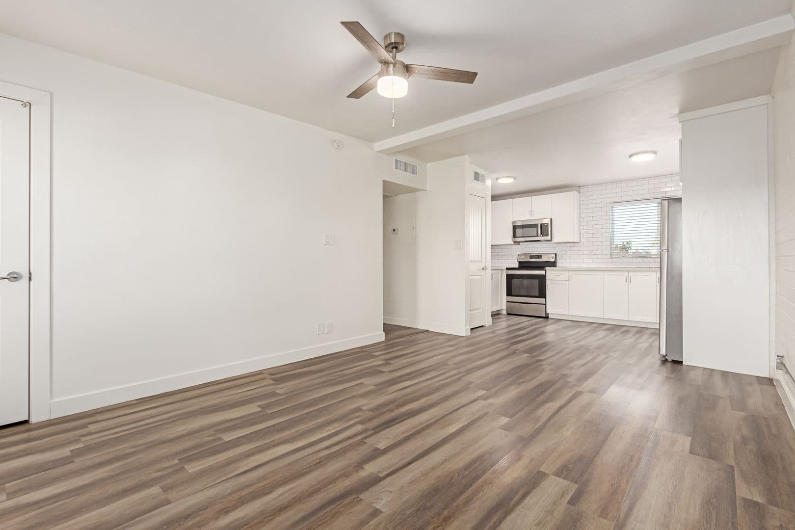 Phoenix Apartment: 2503 E. Clarendon Ave.