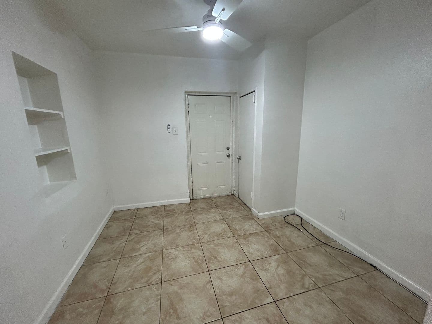 Phoenix Apartment: 1846 E. Washington St.