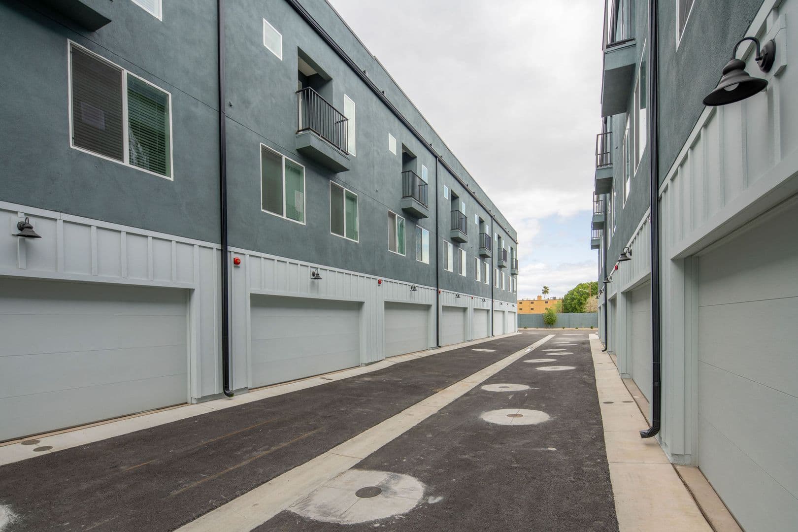 Phoenix Apartment: 1818 W Earll Dr