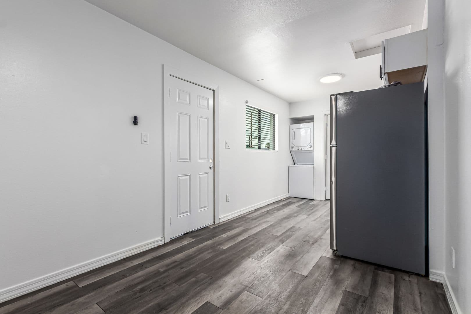 Phoenix Apartment: 5517 N. 27th Dr. - 15
