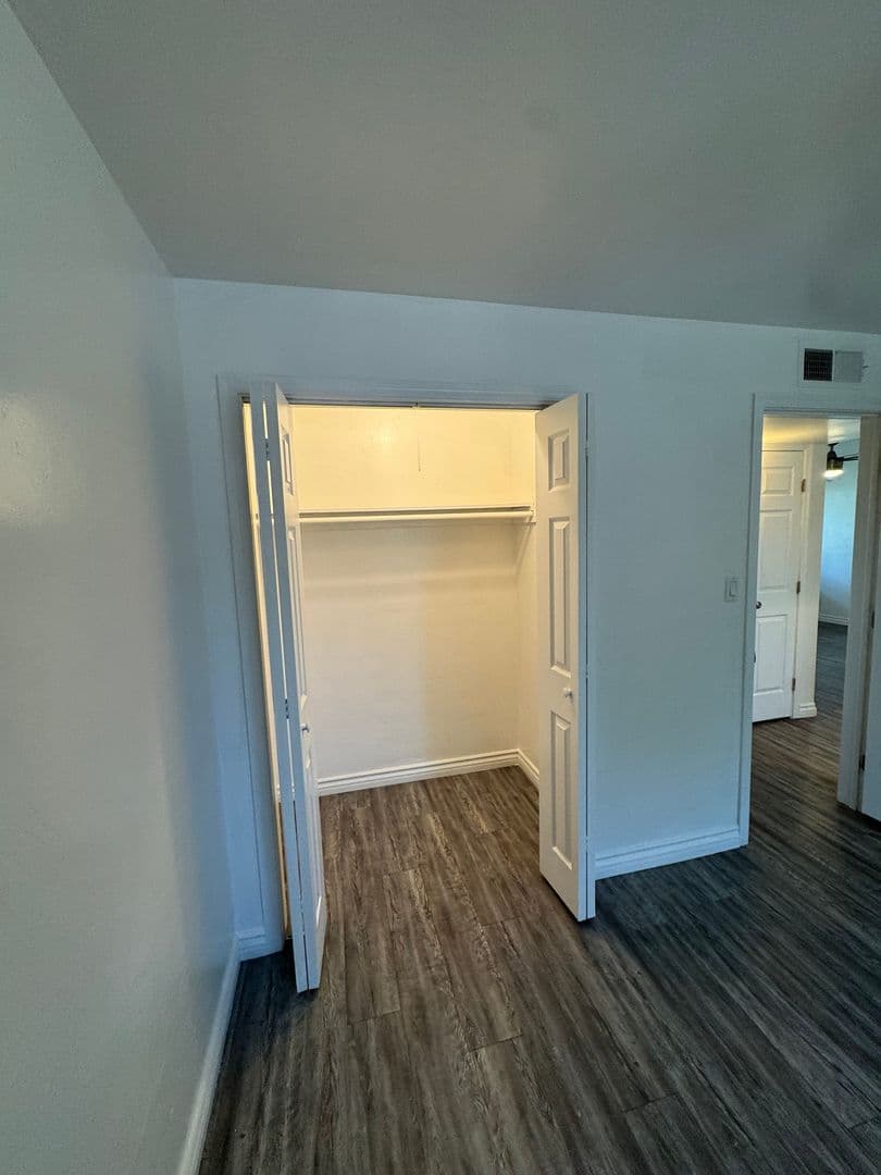 Phoenix Apartment: 3526 E Montecito Ave