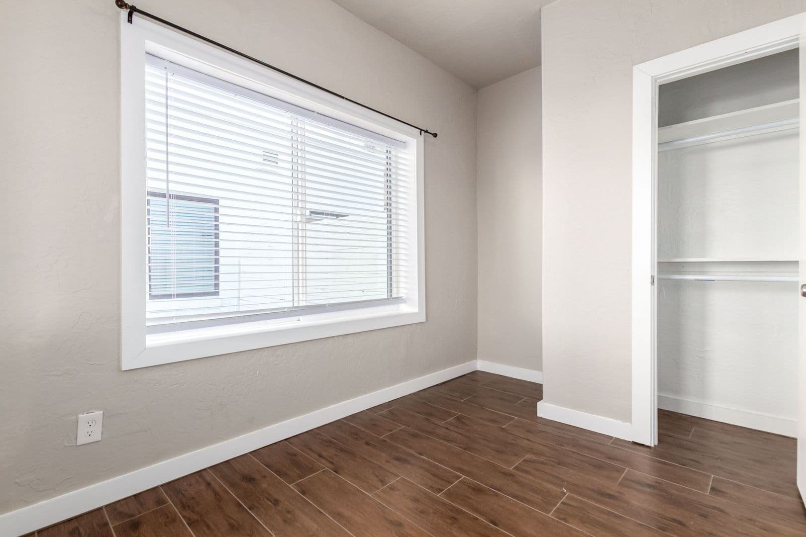 Phoenix Apartment: 725 W. Mckinley St.