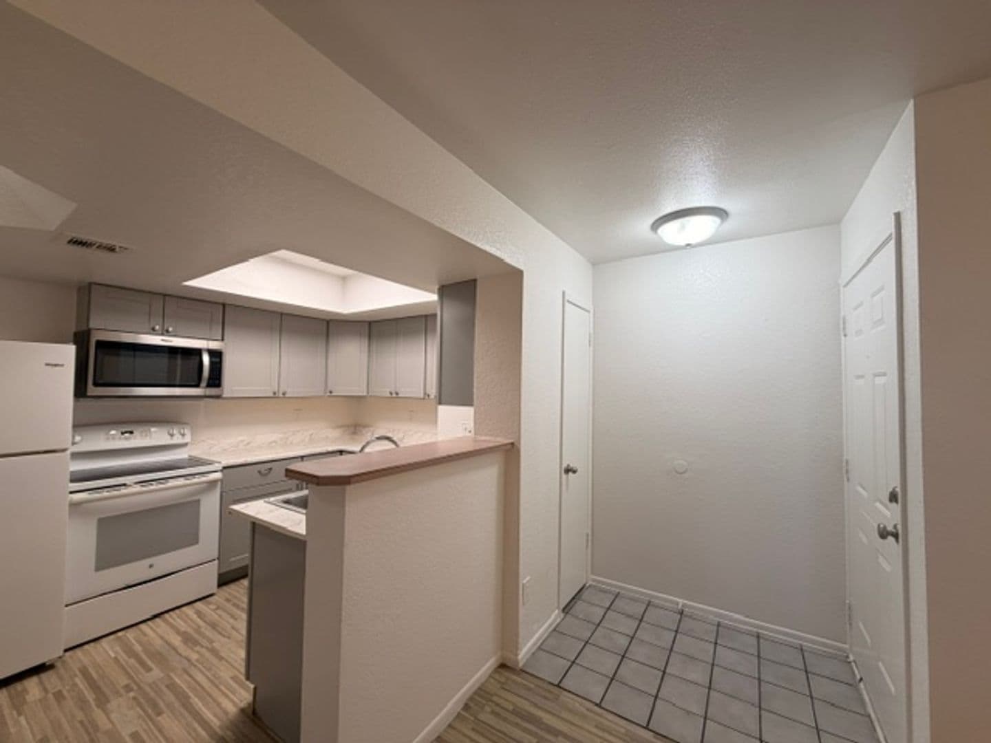 Tempe Apartment: 1370 S. Price Rd.