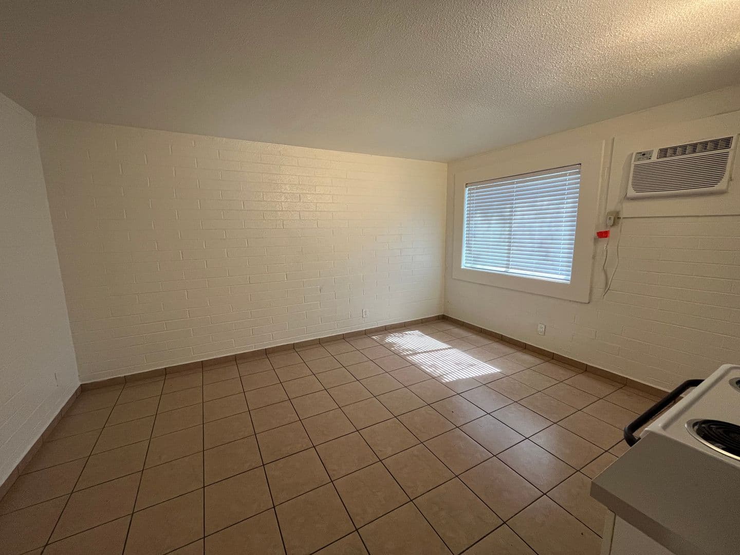Phoenix Apartment: 901 E. Pierce St.