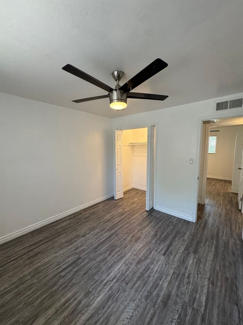 Phoenix Apartment: 3526 E Montecito Ave