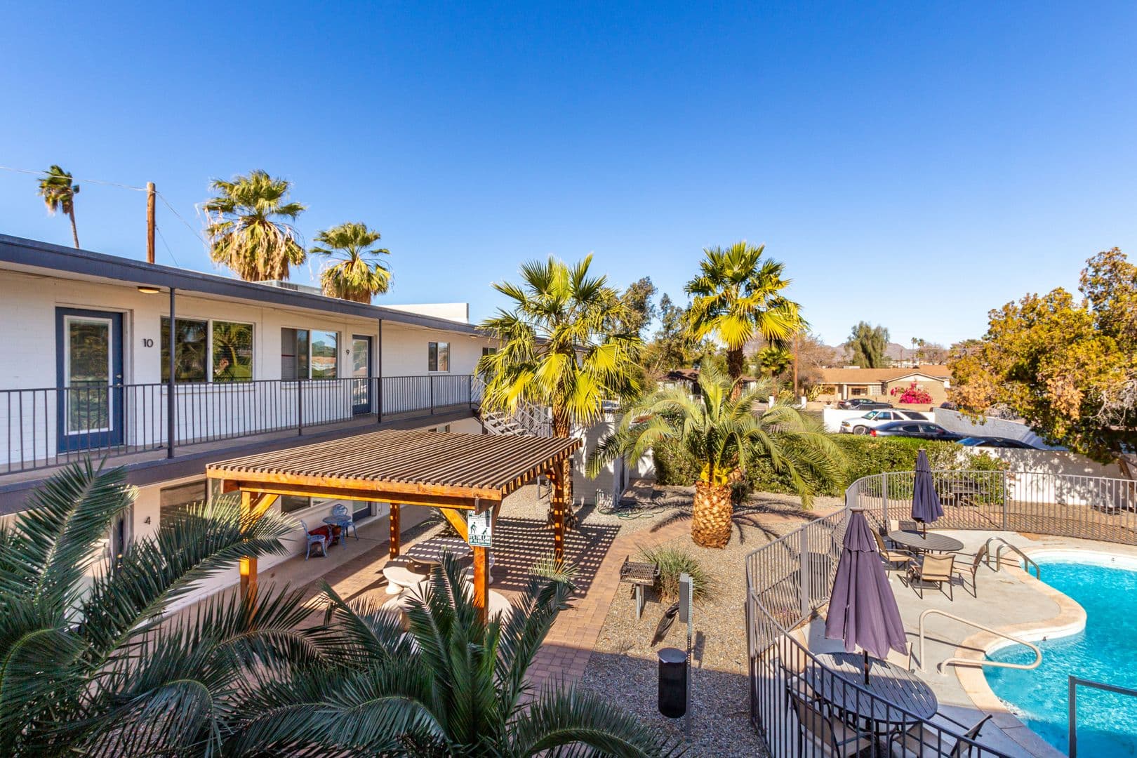 Phoenix Apartment: 2503 E. Clarendon Ave.