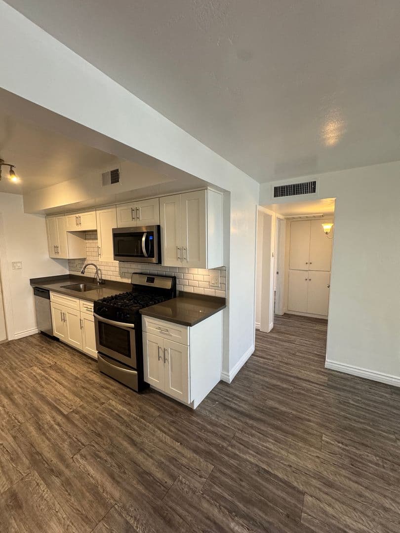 Phoenix Apartment: 3526 E Montecito Ave