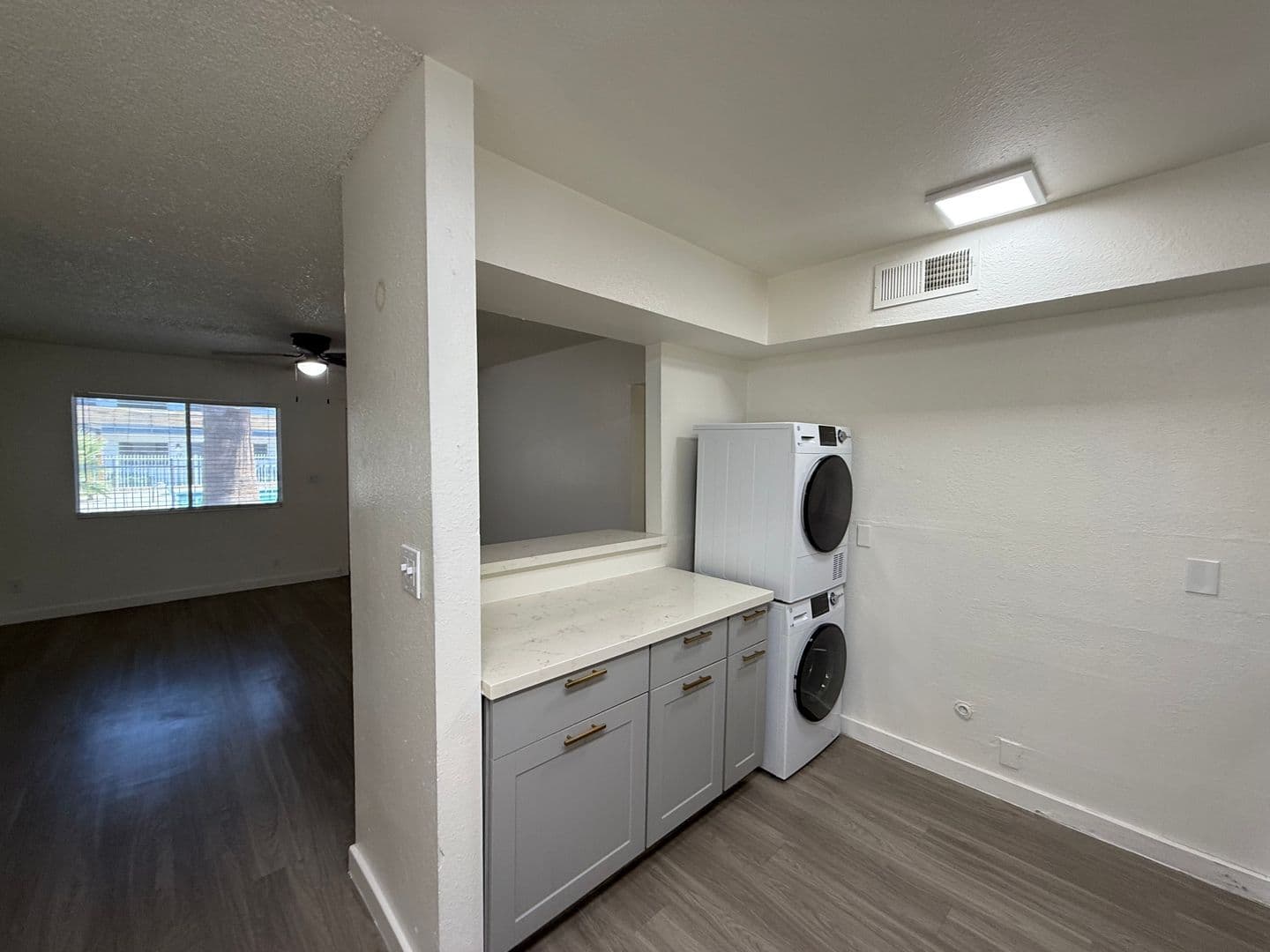 Phoenix Apartment: 2936 N 30th St