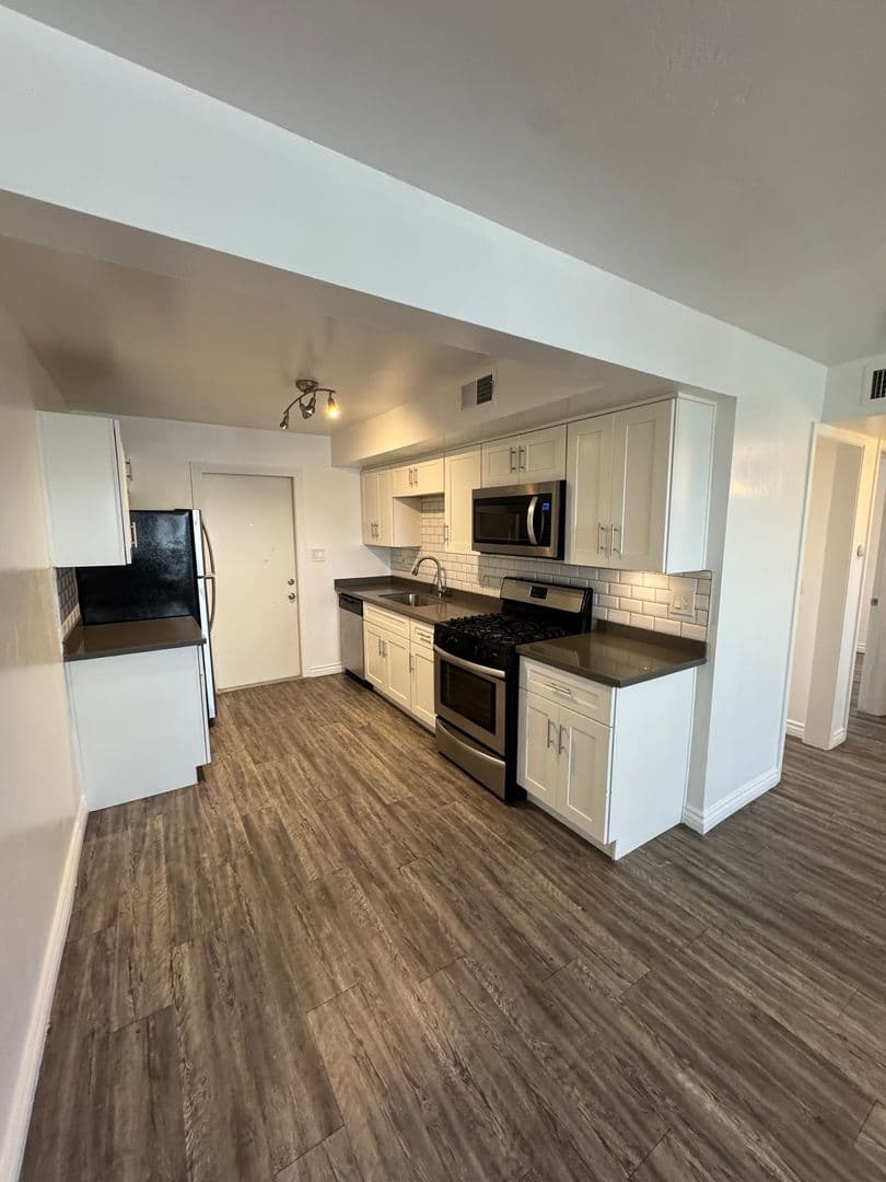 Phoenix Apartment: 3526 E Montecito Ave