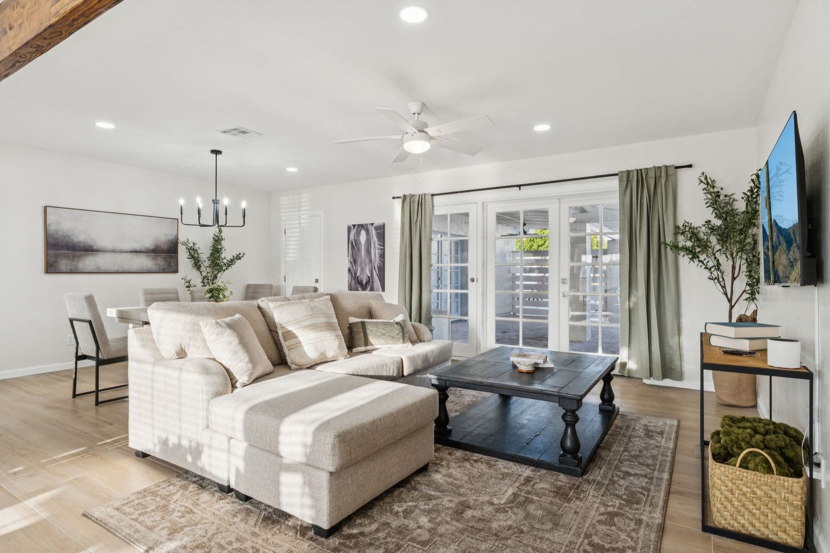 Phoenix Apartment: 2929 N. 55th Pl.