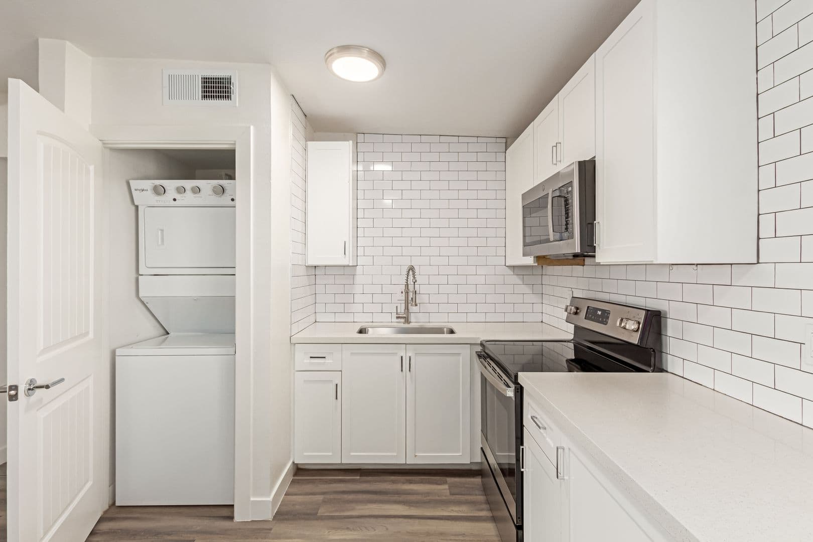 Phoenix Apartment: 2503 E. Clarendon Ave.