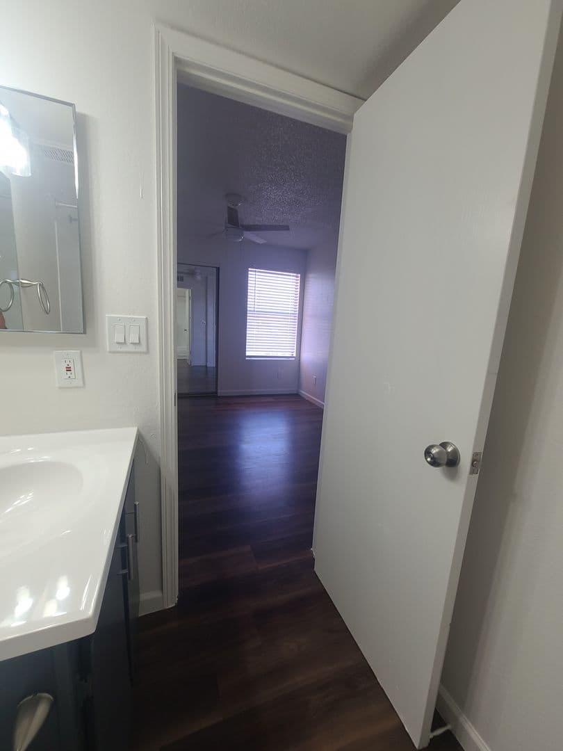 Mesa Apartment: 2020 N. Winterhaven