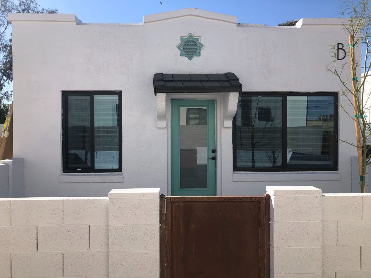 Phoenix Apartment: 725 W. Mckinley St.