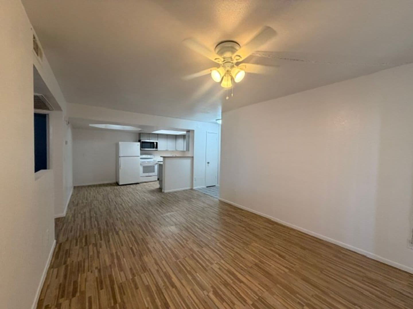 Tempe Apartment: 1370 S. Price Rd.