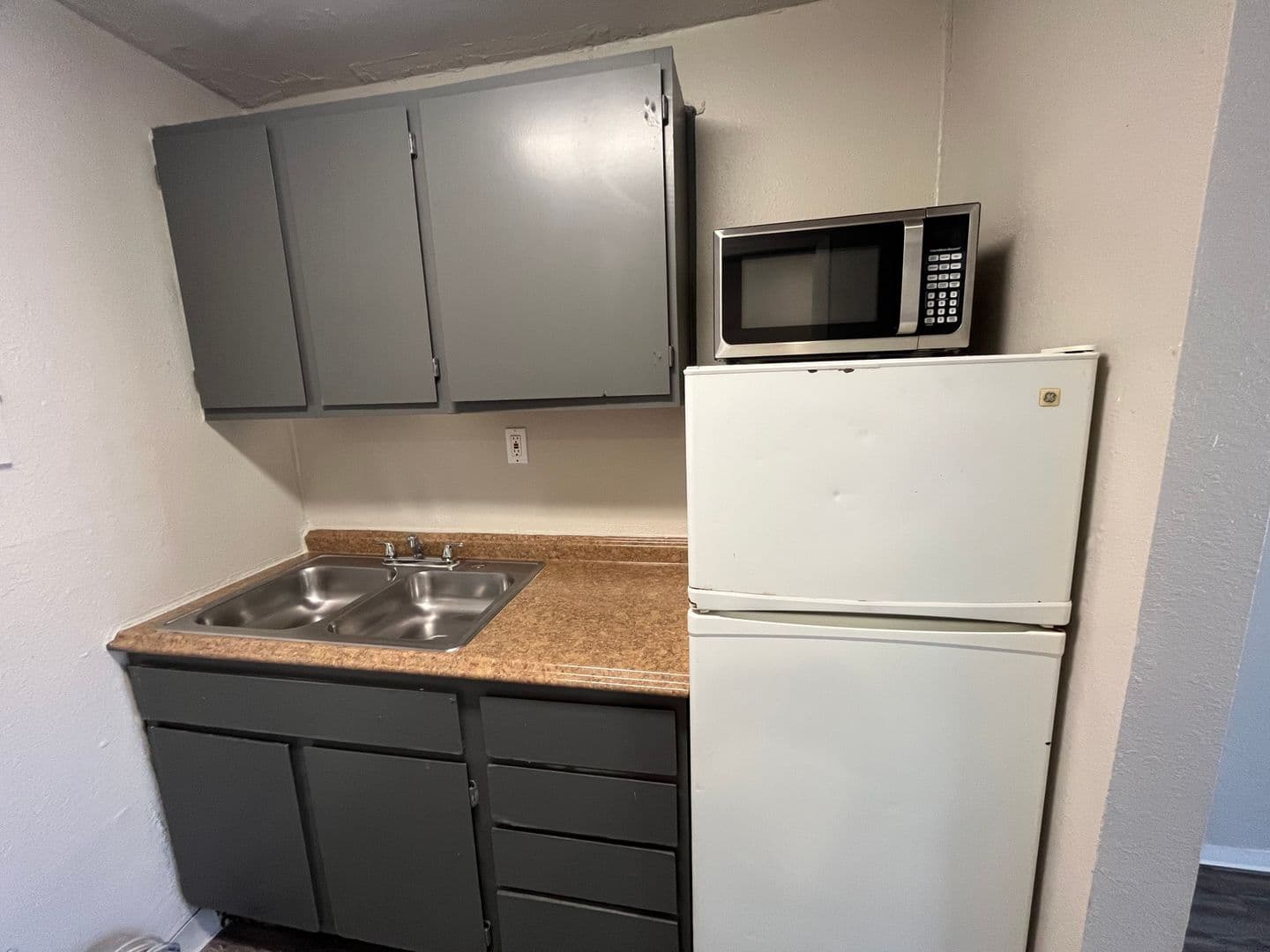 Phoenix Apartment: 1846 E. Washington St.