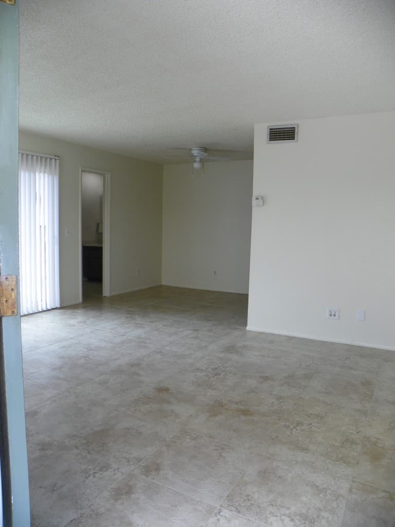 Glendale House: 5973 W Townley