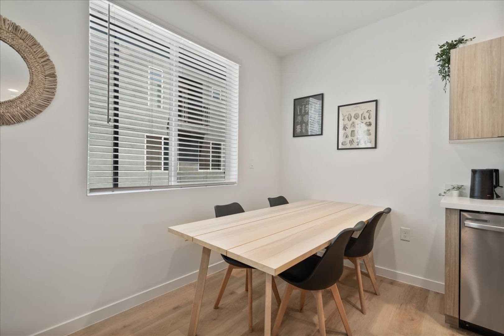 Phoenix Apartment: 1818 W Earll Dr
