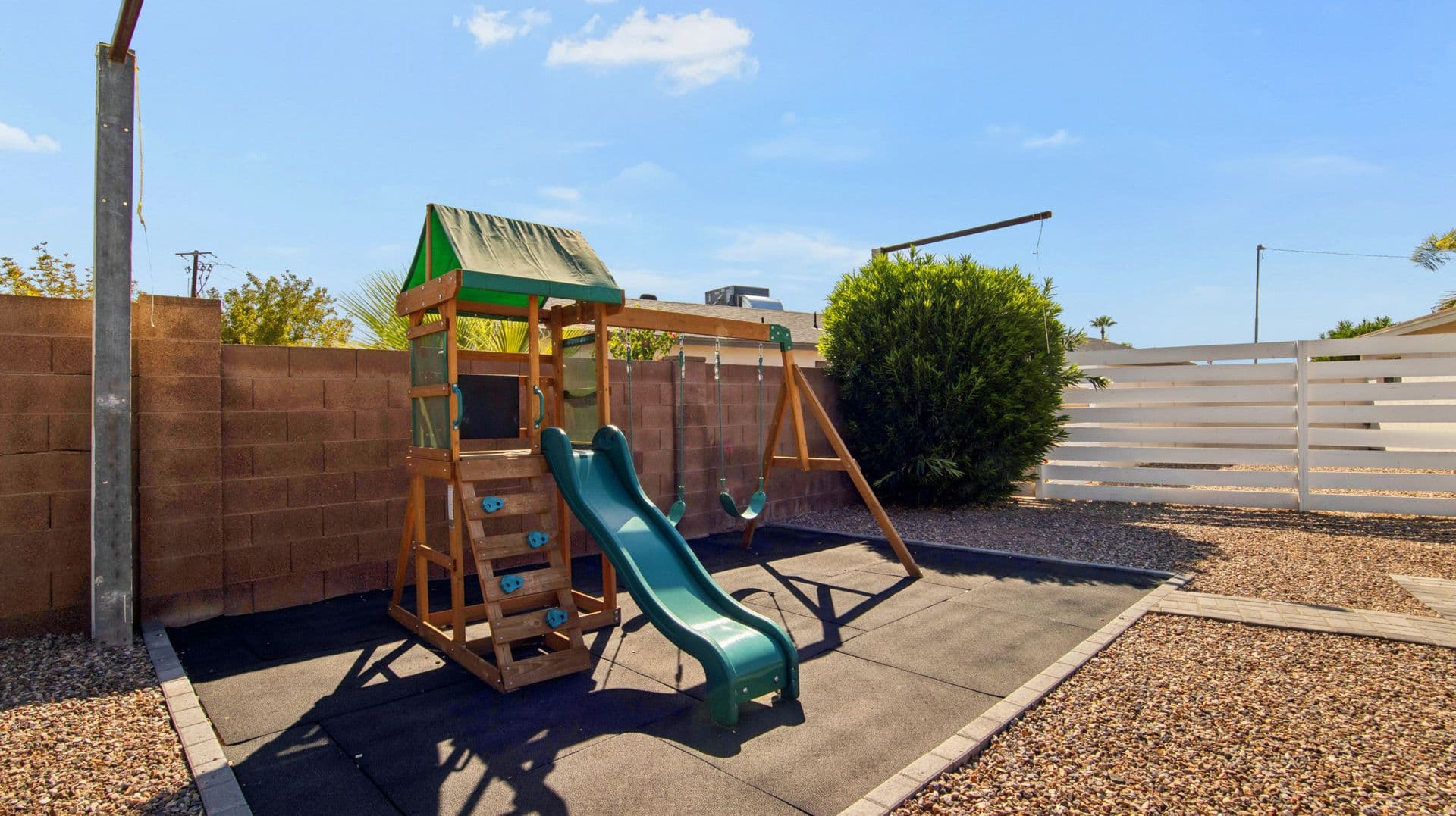 Phoenix Apartment: 2929 N. 55th Pl.