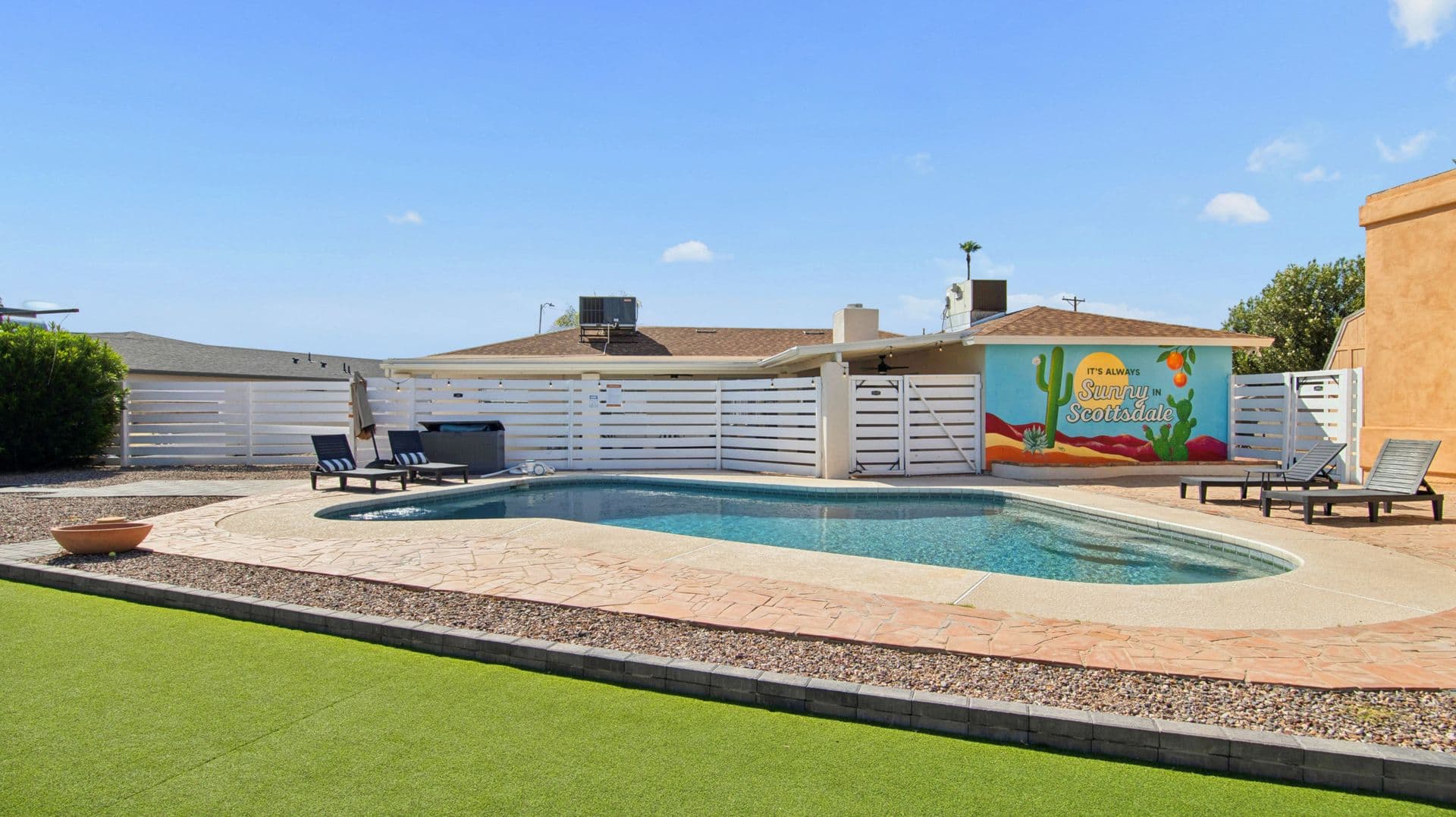 Phoenix Apartment: 2929 N. 55th Pl.