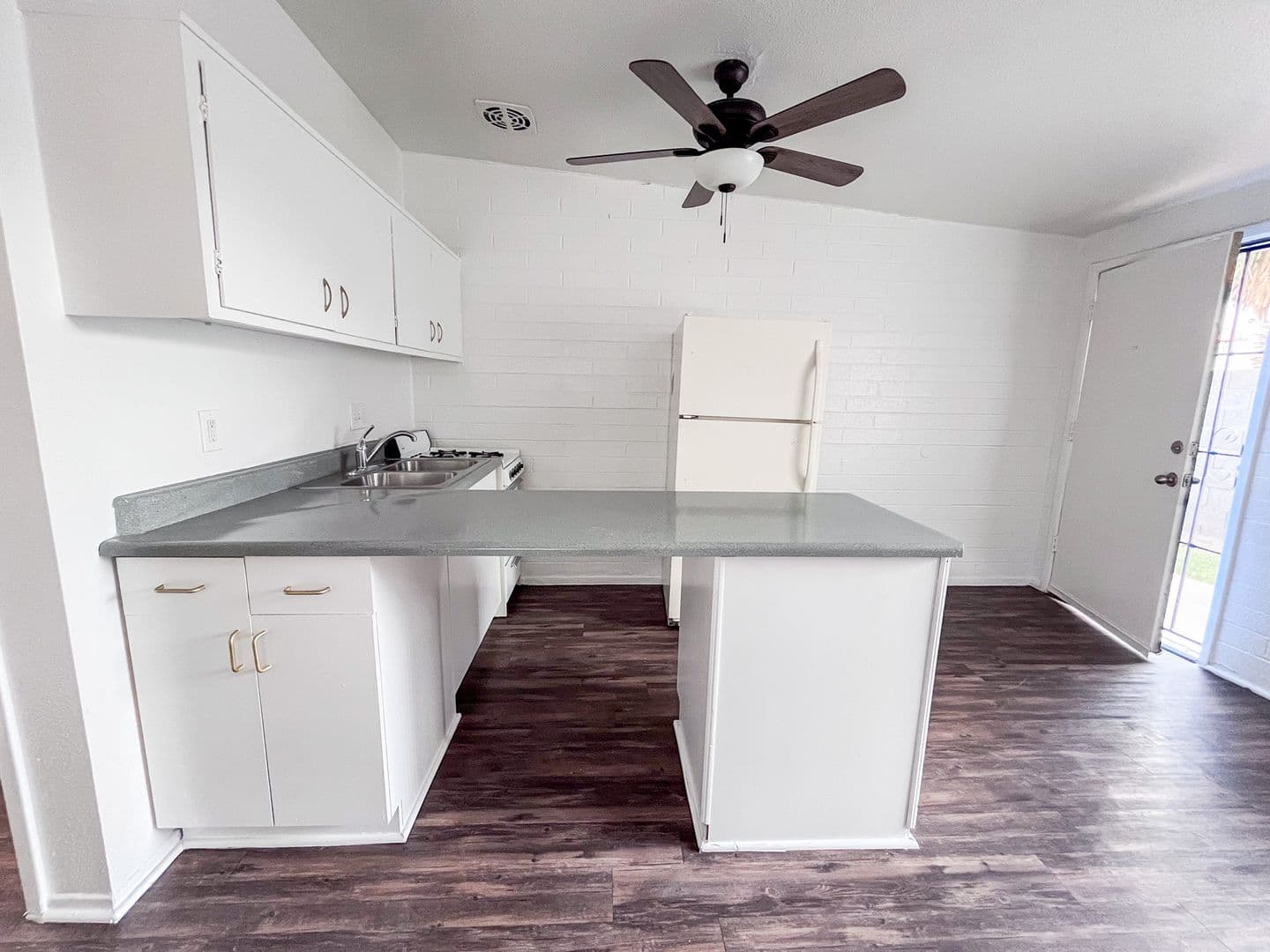 Tempe Apartment: 1033 S. Mariana St.