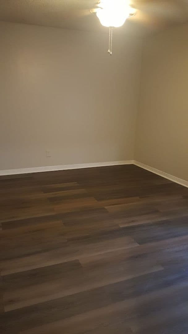 Daphne House: 232 Maplewood Loop