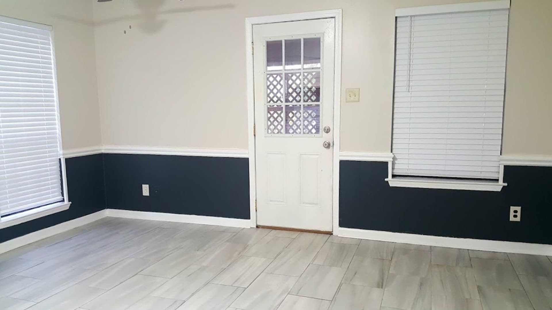 Daphne House: 232 Maplewood Loop