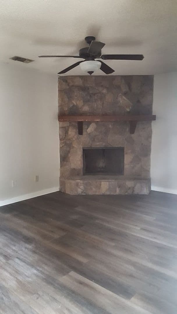 Daphne House: 232 Maplewood Loop