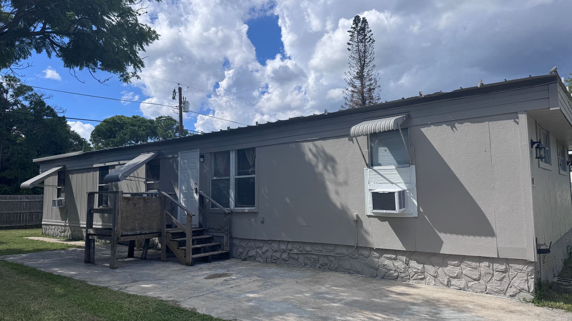 Rockledge House: 1159 Bailey Ct