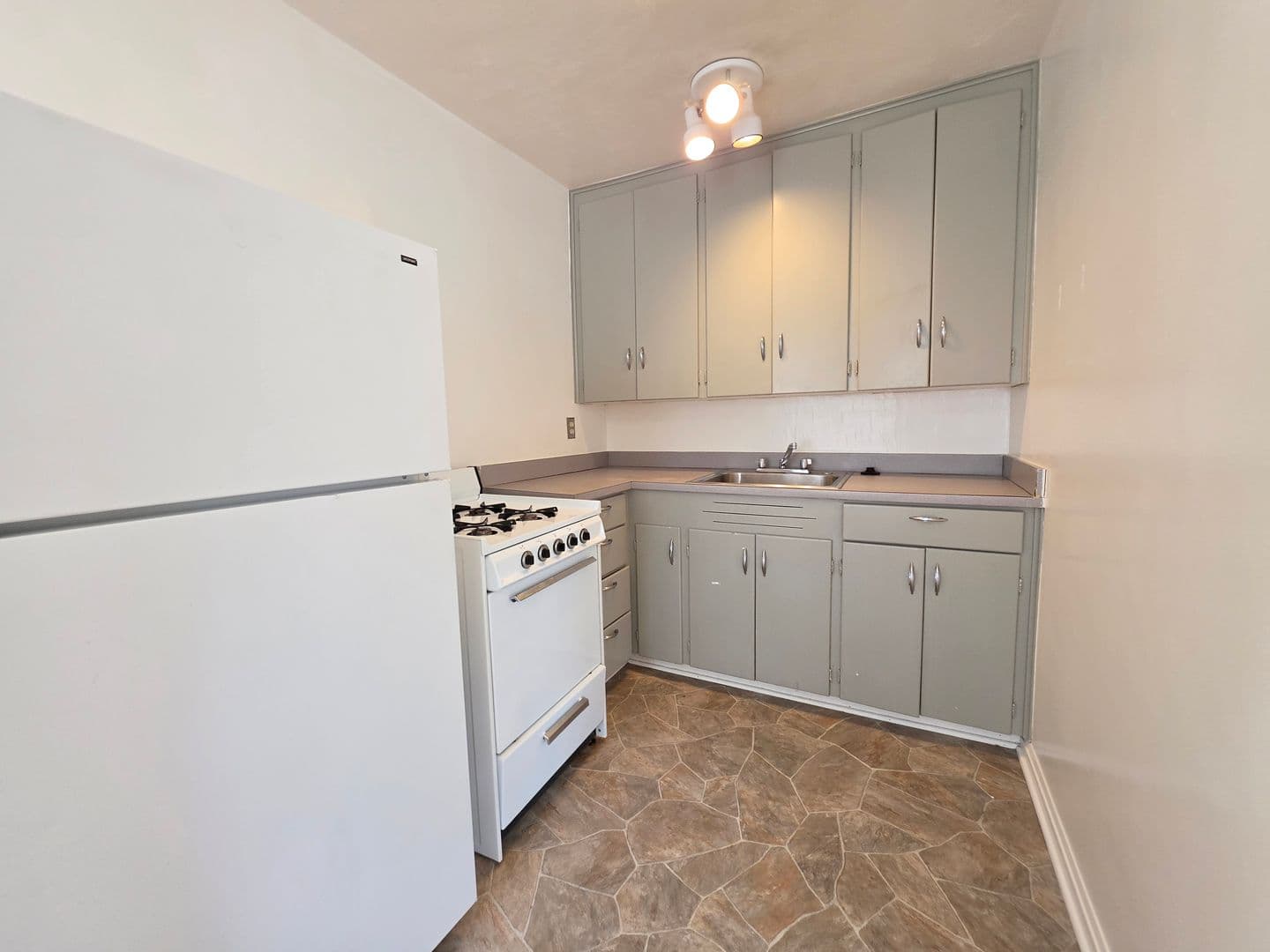 Boulder Apartment: 1020 14th Street