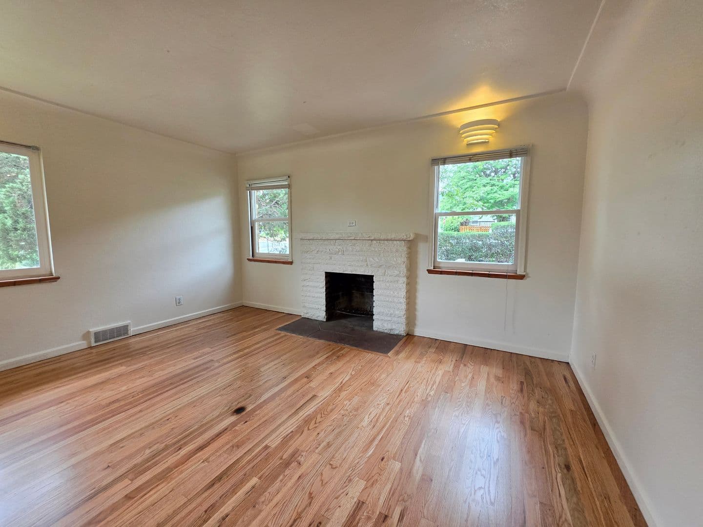 Boulder House: 1901 Baseline Rd