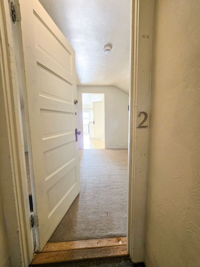Boulder Apartment: 954 11th St.