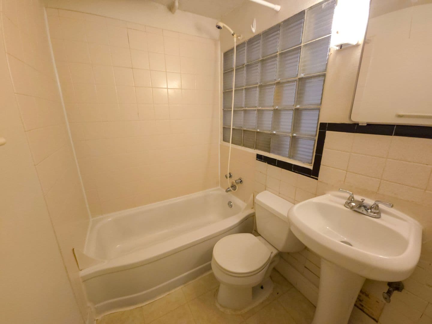 Boulder Apartment: 954 11th St.