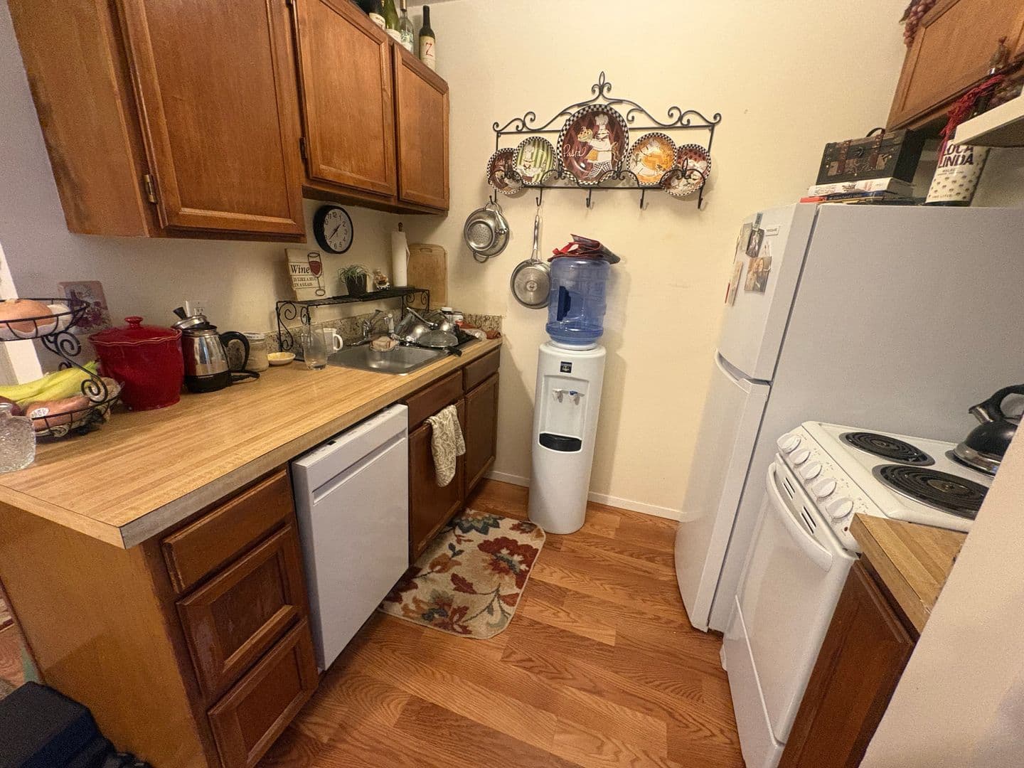 Lafayette Apartment: 107 W. Simpson Street