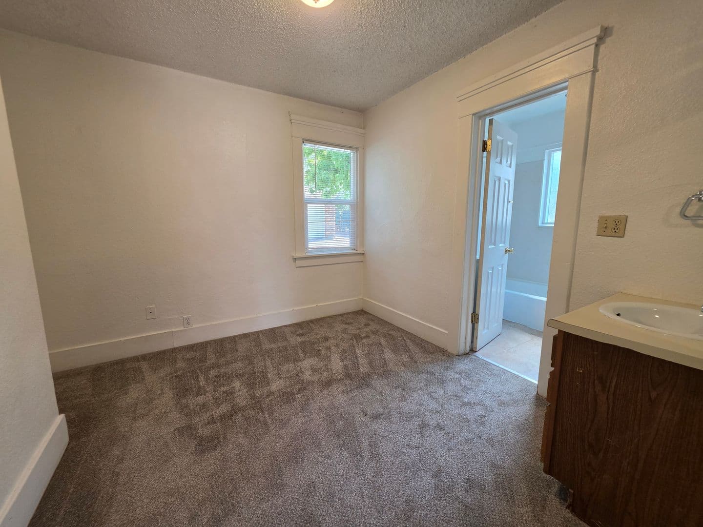 Boulder Apartment: 946 University Avenue