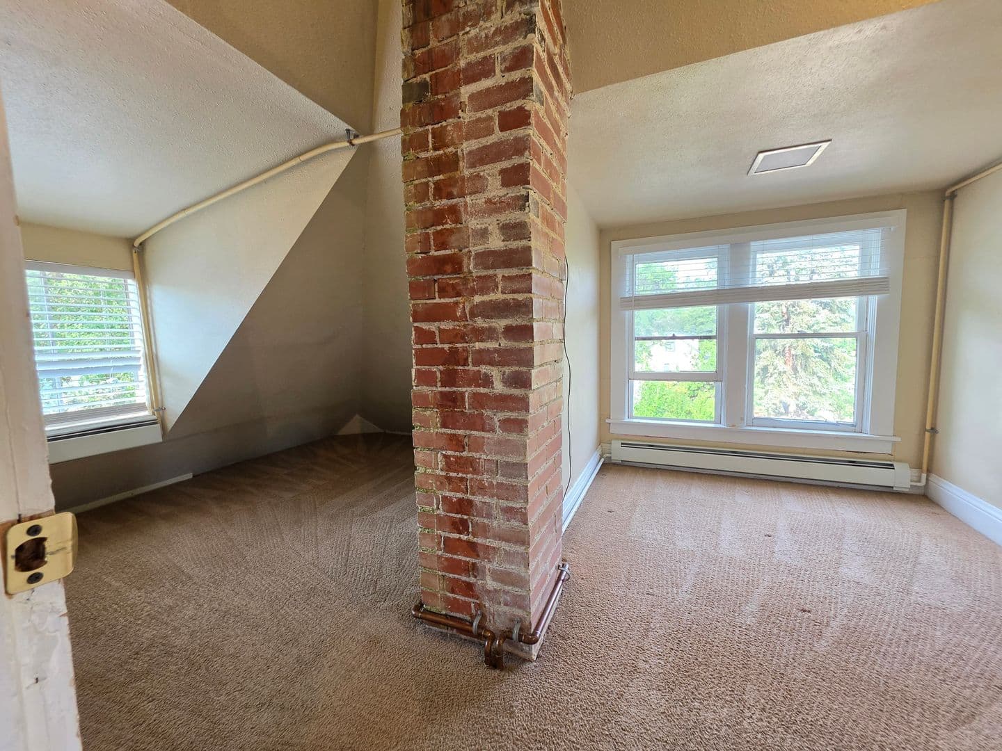 Boulder Apartment: 648 University Ave
