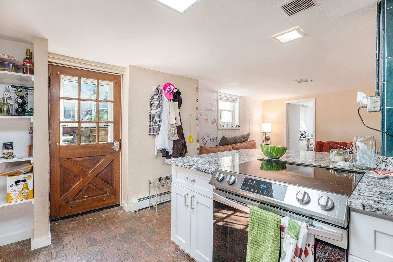 Boulder House: 769 University Avenue