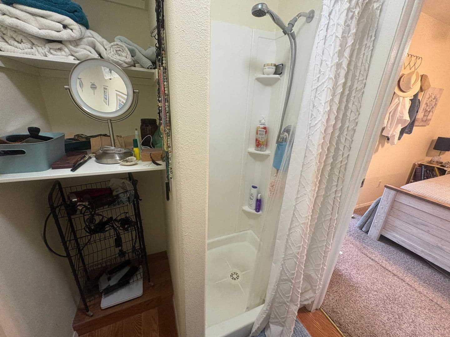 Lafayette Apartment: 107 W. Simpson Street