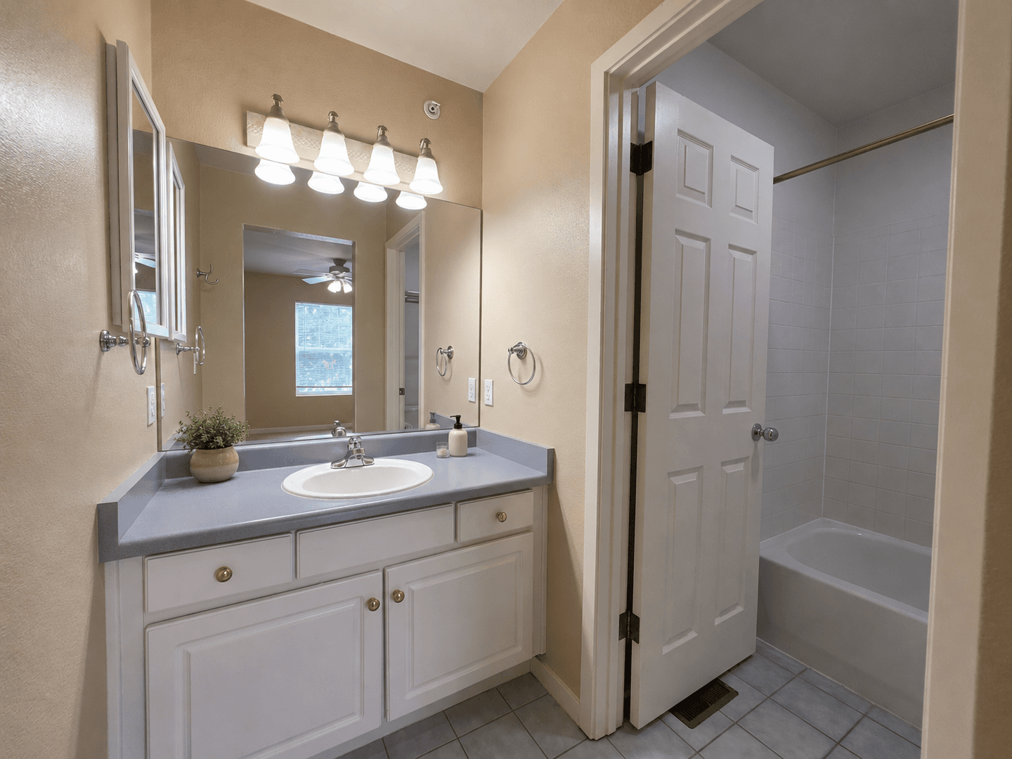 Boulder Townhome: 3790 Colorado Ave. # E