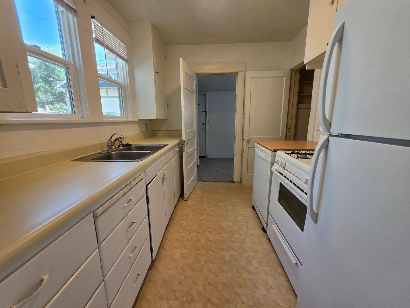 Boulder Apartment: 946 University Avenue