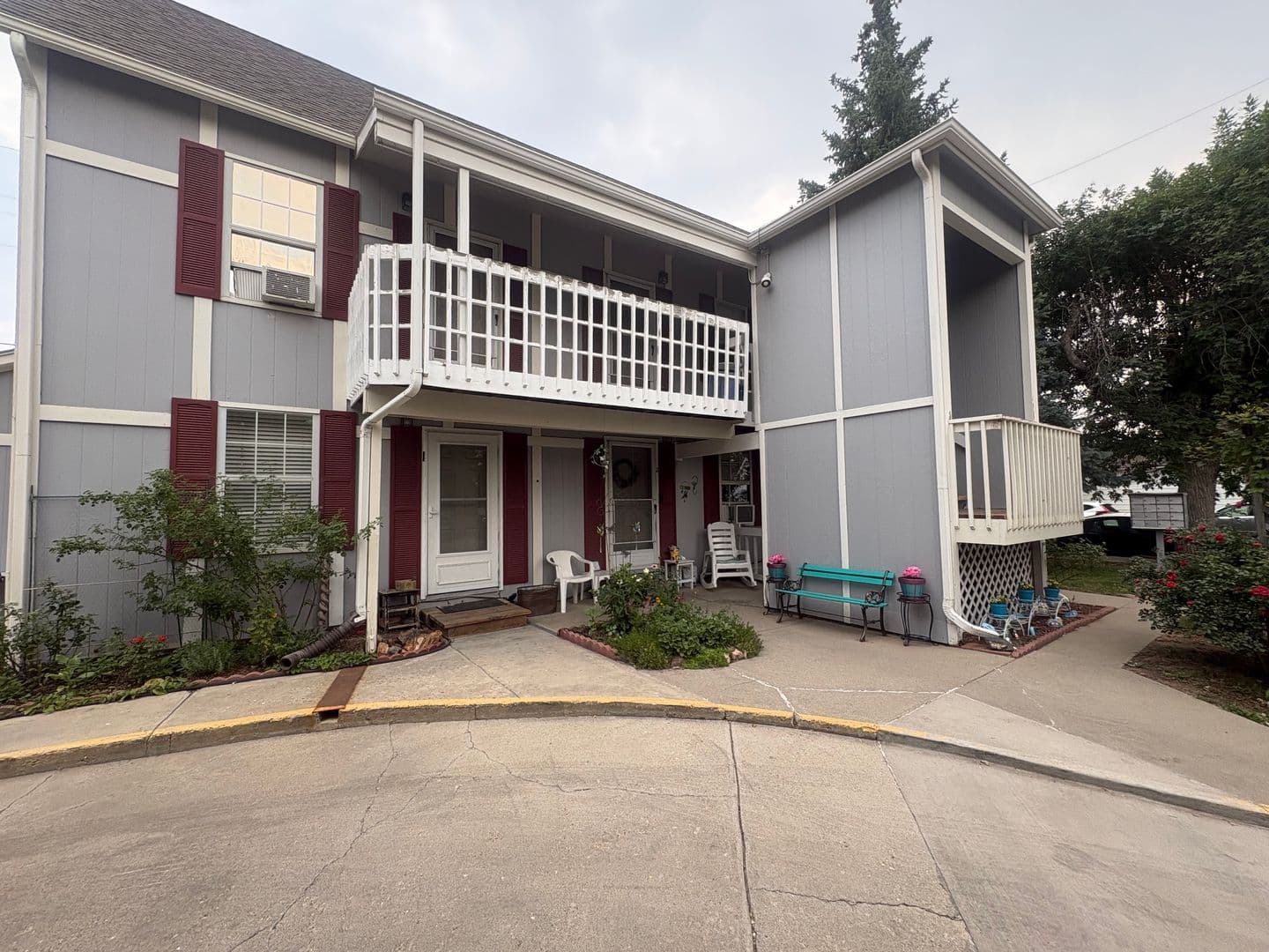 Lafayette Apartment: 107 W. Simpson Street
