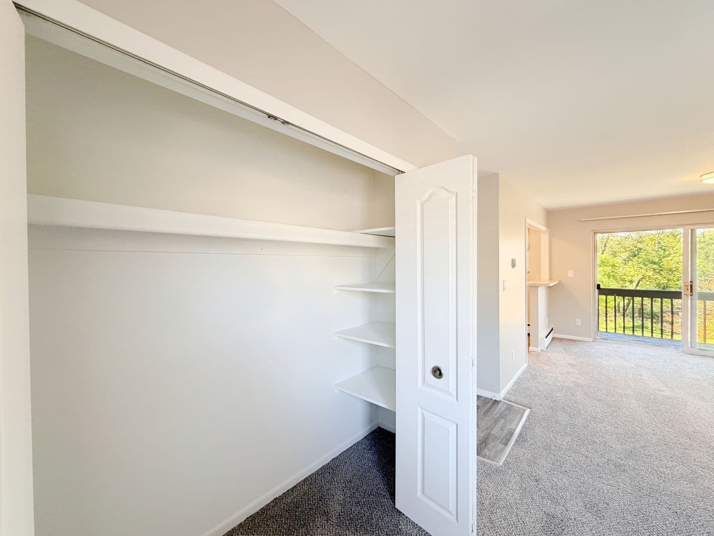 Utica Apartment: 45631-45645 Brownell St