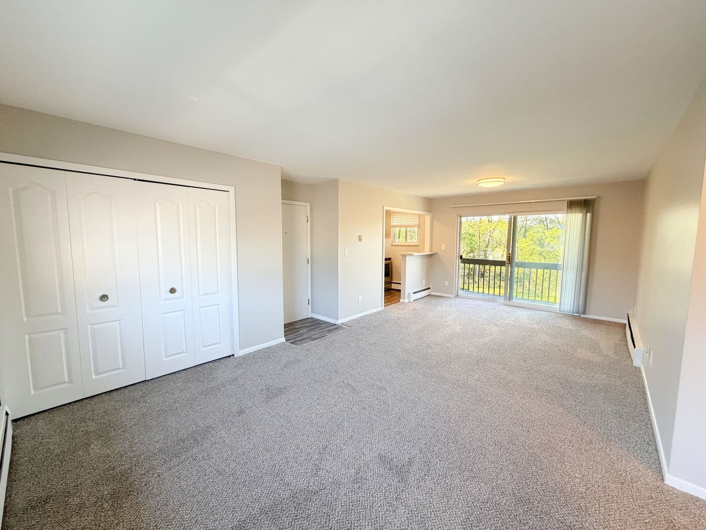 Utica Apartment: 45631-45645 Brownell St