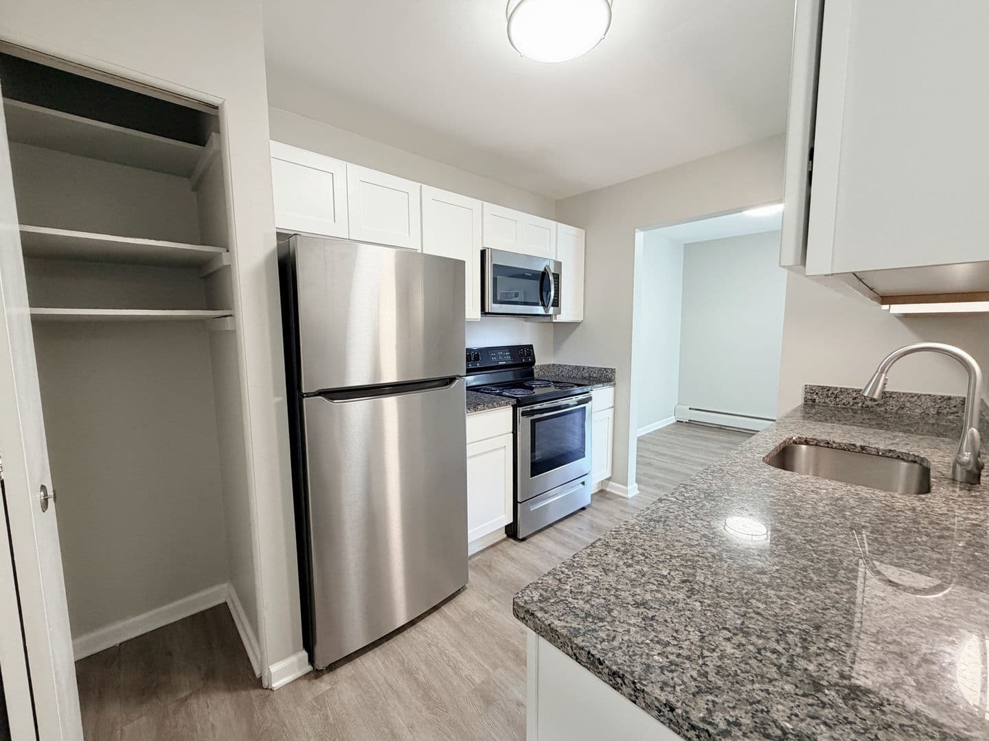 Berkley Apartment: 2200 Berkley Ave